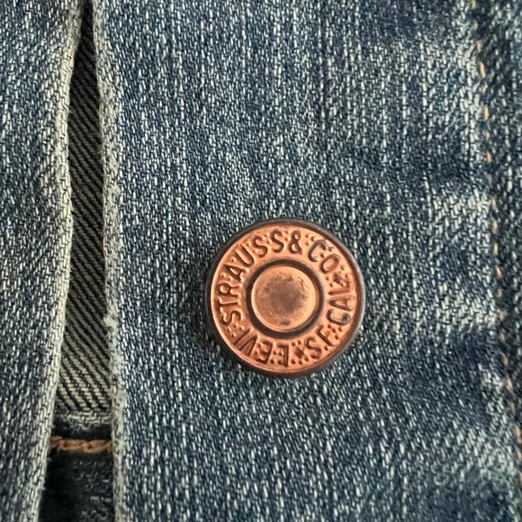 Levi Strauss Denim Jean Jacket - Picture 6 of 10